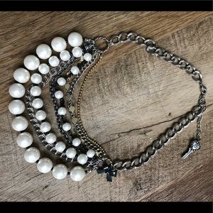 Betsey Johnson mixed texture pearl/metal necklace